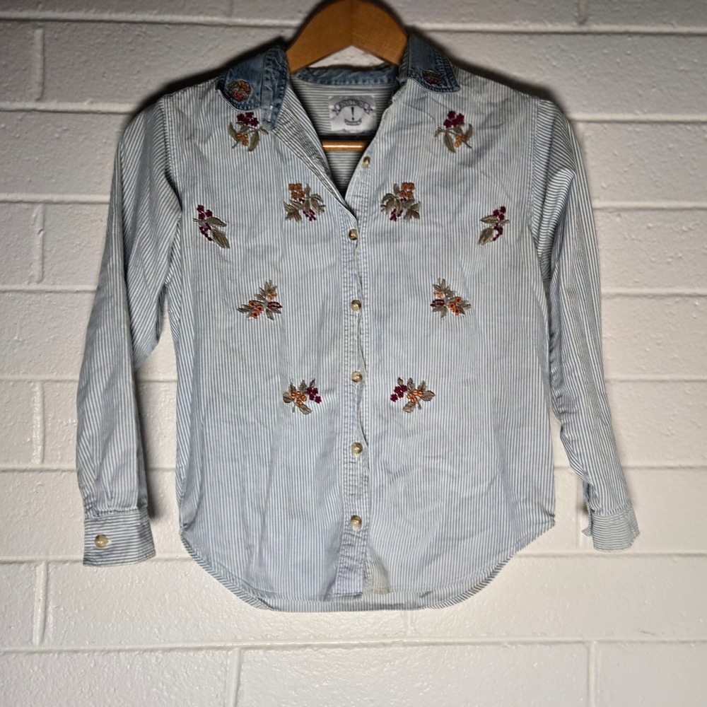 Vtg Solutions Petite Button Shirt Small Garden Striped Floral Embroidery Novelty